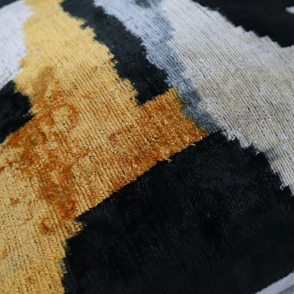 Funda de terciopelo dorado hecha a mano con inserción de plumas 20 x 20 pulgadas (50 x 50 cm) Foto 4 de 4