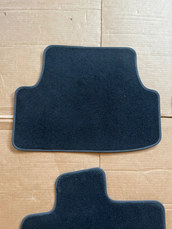 VOLKSWAGEN VW Golf & Sportwagen 2015-2021 alfombra negra piso juego de 4 piezas OEM Foto 4 de 4