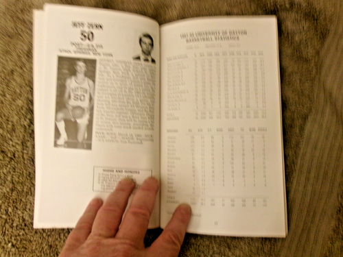 ANNONCE DONOHER ROOSEVELT CHAPMAN 1982-83 GUIDE DES MÉDIAS DE BASKETBALL DAYTON Annuaire - Photo 15/21