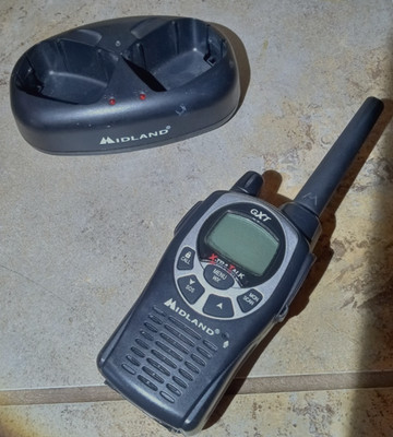 Midland GXT 1000G XTRA Talk GXT Walkie Talkie With Charger Base--*No Cord- Works