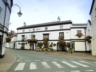 Foto A3 Das Bärenhotel, Crickhowell tolle alte Coaching Inn, mit A40 tr c2011