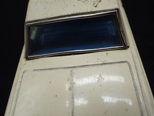 Vintage 1964 Ford Fairlane TOY Tin Friction Car - 第 7/20 張圖片