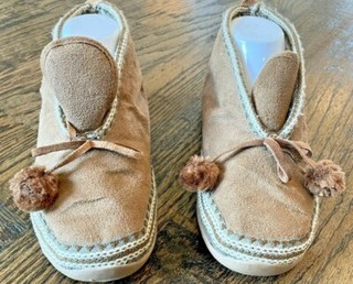 Deer Stags Slipperooz Womens Mutsy Slipper Shoes Brown Square Toe Slip On 7 M