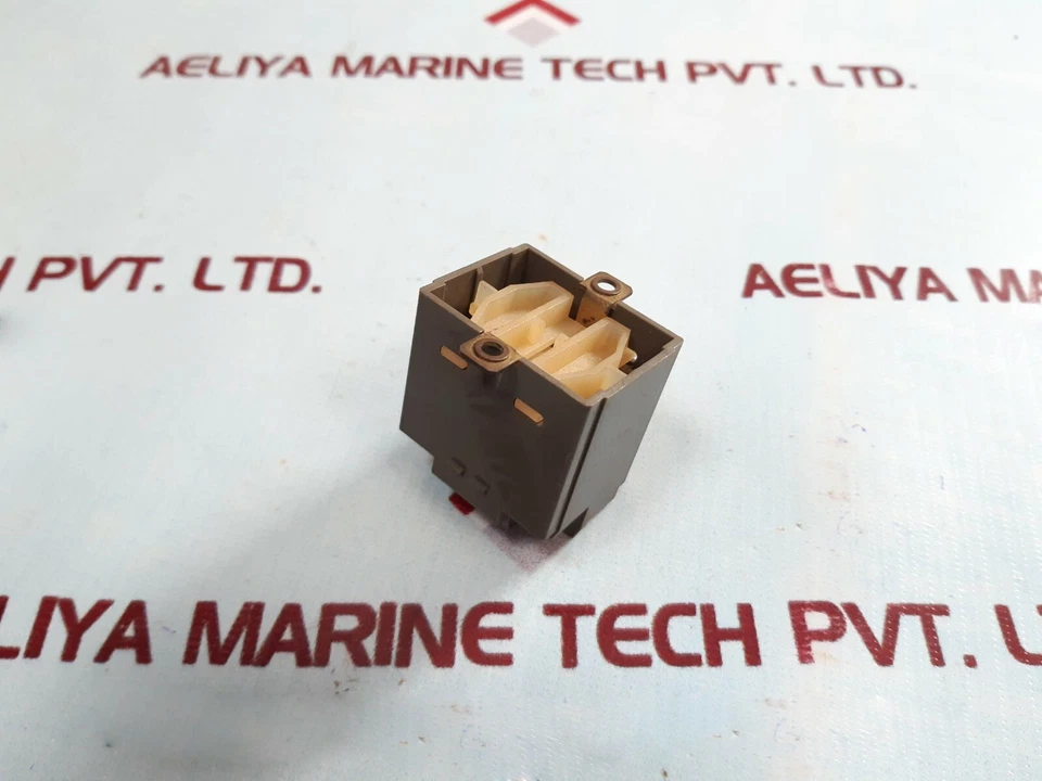 Transformador primario IDEC 100/110V 50,60hz Foto 4 de 4