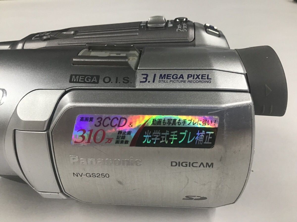 Panasonic - 中美品　Panasonic  miniDV ビデオカメラ　NV-GS250-S s-l400.jpg