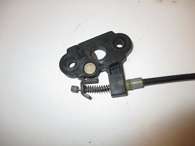 SUZUKI GSXR1100 SEAT SUPPORT LATCH BRACKET & CABLE 45220-46E00