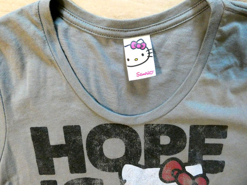 HELLO KITTY STRAWBERRY MILK JUNIORS SHIRT SIZE SIZE 2X NEW