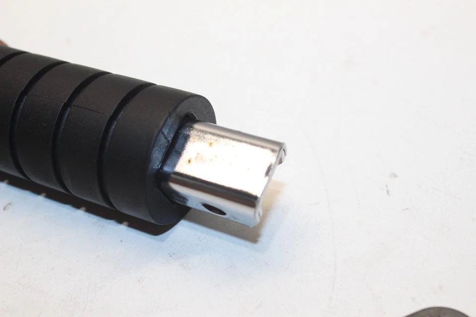 Honda DN-01 DN01 NSA700 2008-2010 estriba trasera derecha o izquierda OEM Foto 4 de 4