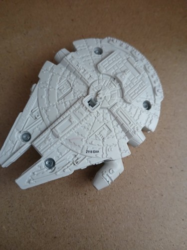 Hot Wheels Star Wars Millennium Falcon Ship LFL CGW56 - Picture 6 of 6