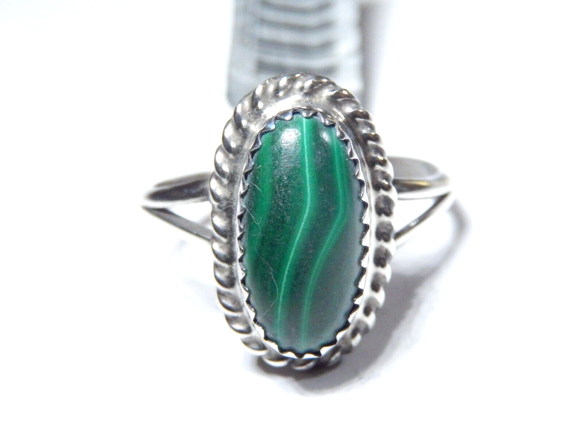 Exceptional Signed Vintage Native American Navajo Malachite Sterling Silver Ring Exceptional Signed Vintage Native American Navajo Malachite Sterling Silver Ring