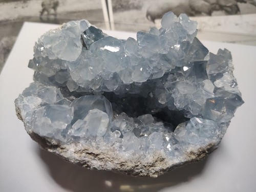 Coelestin-Druse aus Mahajanga/Skoany-Mine, Madagaskar, 1.900 Gramm - Bild 5 von 12