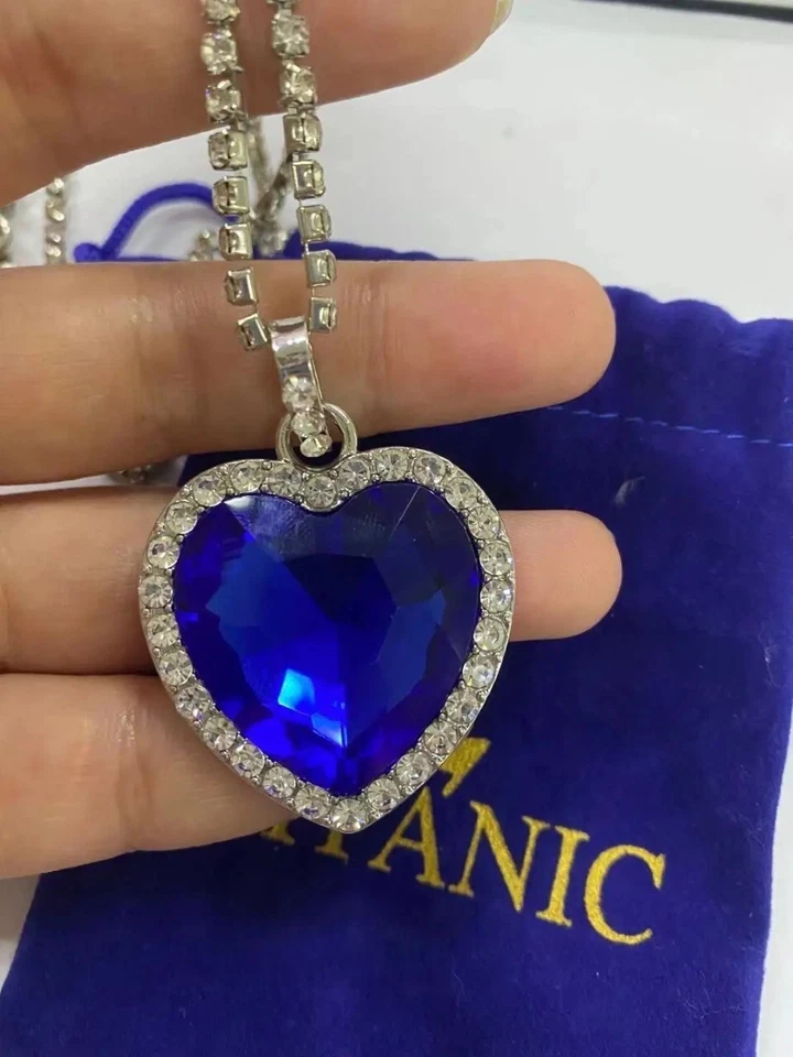 TITANIC HEART OF THE OCEAN PENDANT NECKLACE WITH VELVET POUCH - NICE GIFT IDEA — 第 3/3 张图片
