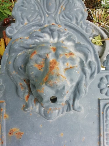 Vintage Heavy Cast Iron Lion's Head Wall Mounted Plaque Water Feature - Picture 2 of 7