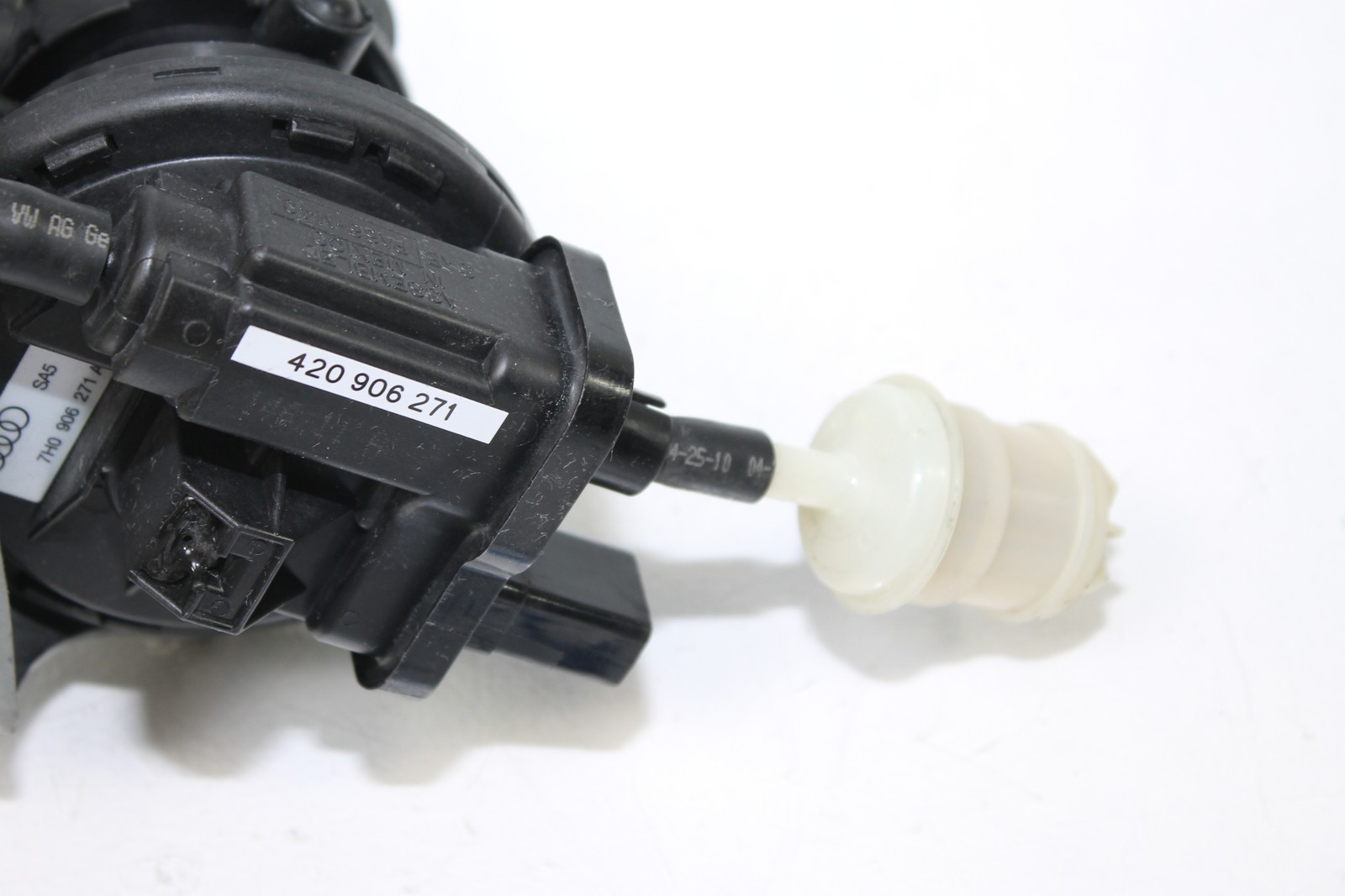 Audi R8 2012 Leak detection pump