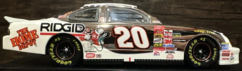 Tony Stewart Home Depot Coca-Cola Polar Bear 2001 1:24 acción platino NASCAR Foto 4 de 4