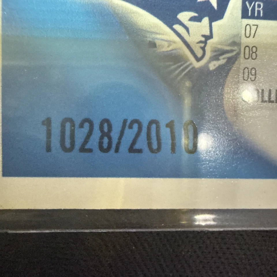 2010 Topps Аарон Эрнандес No96 золото /2010 RC дебютант Patriots  - Изображение 3 из 4