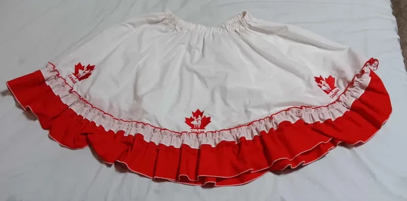 Falda de baile cuadrada vintage McCulloch's Canadá roja blanca para mujer talla mediana 23" Foto 2 de 4