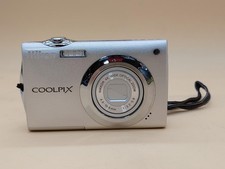 超美品 COOLPIX S4000 シャイニーシルバー  M777 Nikon Coolpix S4000 12.0 Megapixel Digital Camera Silver S4000