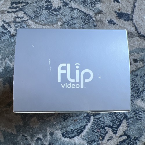 Flip Ultra Video Camera - White, 4 GB, 2 Hours (2nd Generation) - Picture 13 of 13