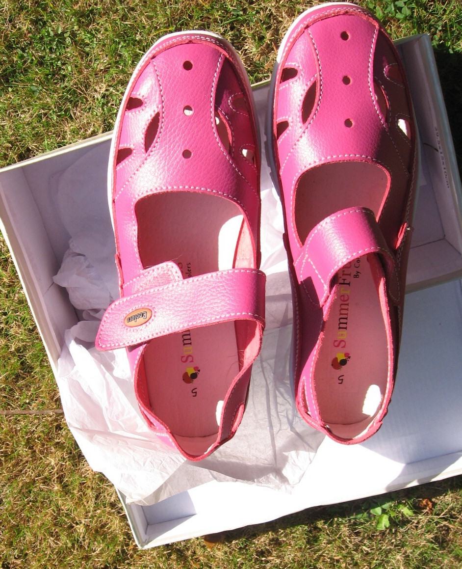Shoes by Coolers Summer fruits size 5 Ladies...
