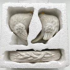 Retired Cracker Barrel Exclusive Stoneware Birds Salt & Pepper Set New In Box
