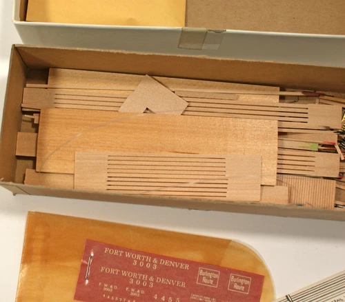 La Belle Denver & Ft Worth Stock Car Kit# HO-53, NOS Collectable HO Scale - Picture 6 of 7