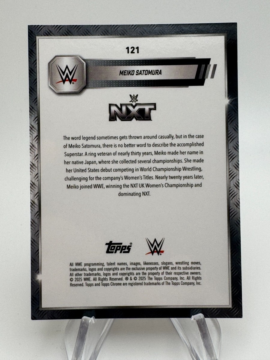 2025 Topps Chrome WWE MEIKO SATOMURA Gold Geometric