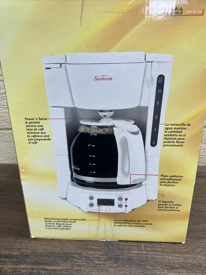 Vtg Sunbeam 12 Cup Coffeemaker Model SVX20 White 2005 Pause 'n Serve New - Image 2 of 2