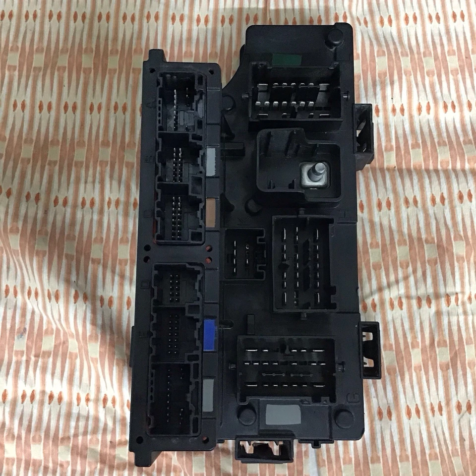 Caja de fusibles módulo BCM 2011-2014 Chrysler 200 Dodge Avenger OEM | 04692346AE Foto 3 de 4