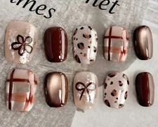 Press-On Nails Plaid Brown Animal - Short Square Finish  *30 pcs*