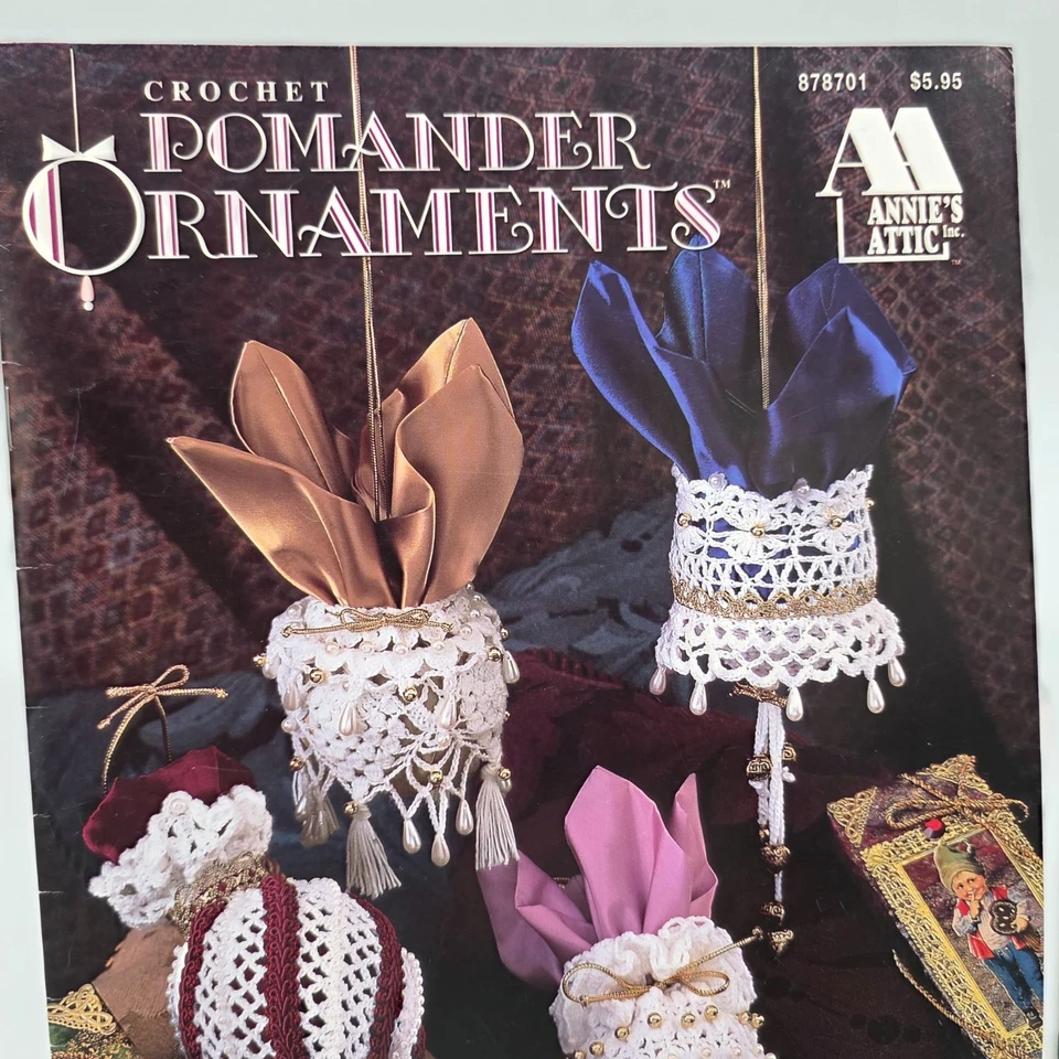 Livros com padrões de ornamentos de crochê: designs elegantes e pomanderes - Imagem 4 de 4