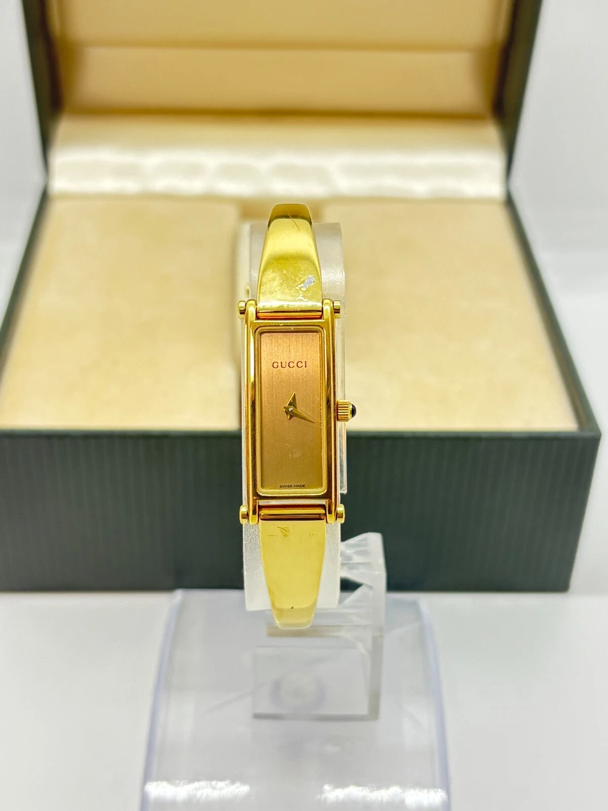 [Presque comme neuve avec boite] Montre Gucci 1500L Rectangle Vintage Quartz Or Occasion Fonctionne