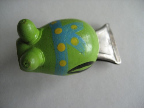 Vintage Frog Paper Holder 70s JAPAN Wood Frog Metal Clip LIME GREEN Bump Eyes - Picture 10 of 12