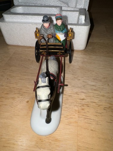 Department 56 Heritage Village "RED CHRISTMAS SULKY" Box #58401 - Bild 9 von 12
