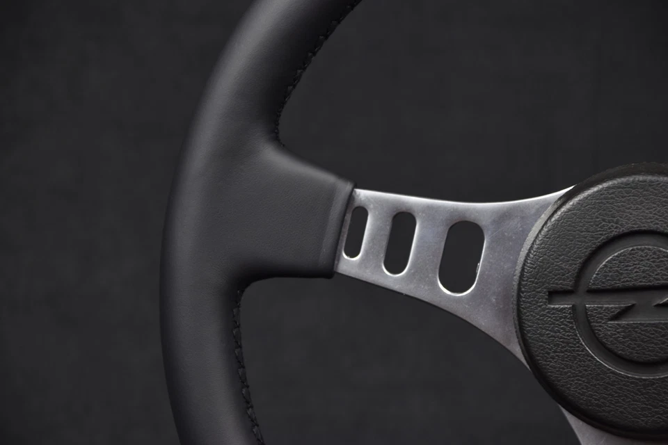 Volante Opel Petri Cuero Gt Vauxall Kadett Manta Monza Ascona Gte Fabricante Original Foto 2 de 4