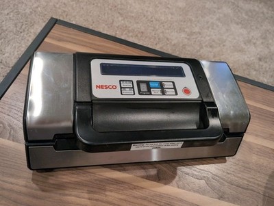 Nesco Deluxe Food VS-12 Vacuum Sealer 130 Watts Kits Bag & Viewing Lid Compact