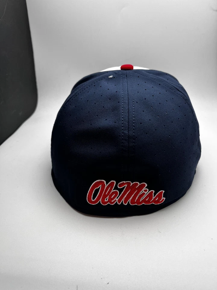 Gorra ajustada Ole Miss Rebels para hombre 7 5/8 azul NCAA béisbol Dri Fit Nike Foto 4 de 4