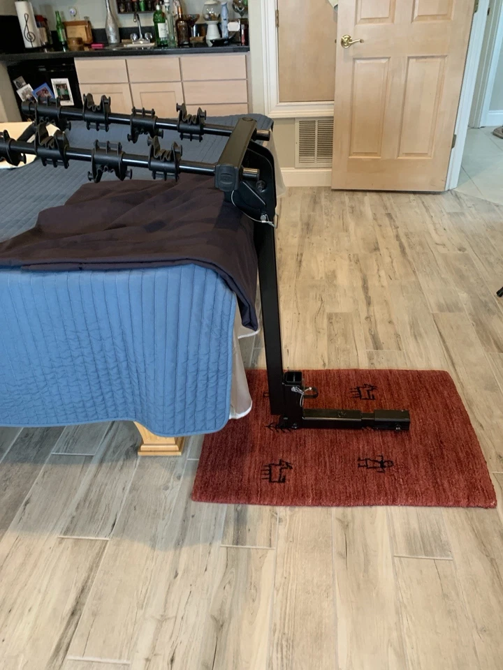 Portador de montaje enganche para 2 bicicletas Thule - Diseño plegable - Excelente forma - $199,95 Foto 2 de 4