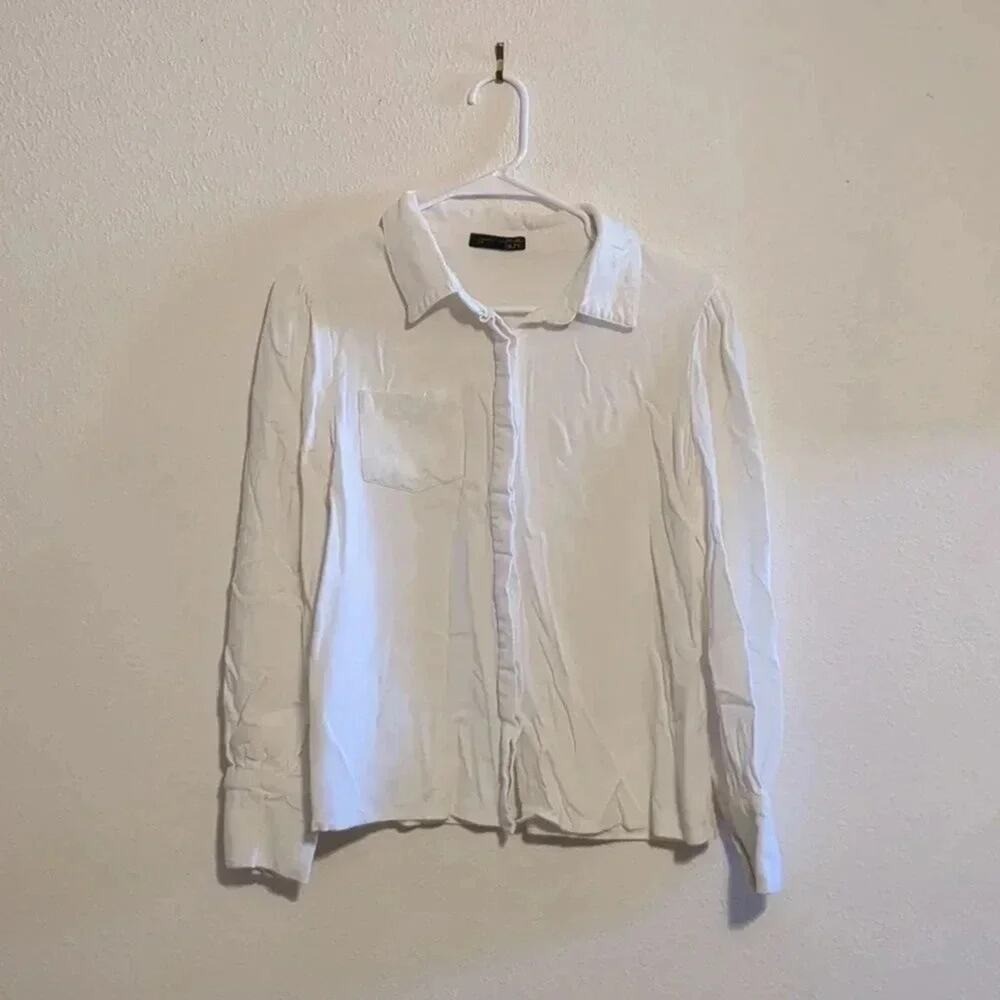 Dazy white button down top size Medium - image 2