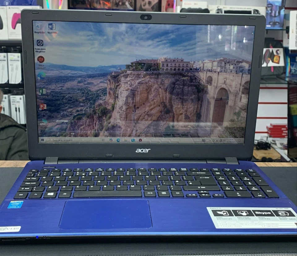Acer Aspire E5 - 15Inch Notebook (Blue) - (Intel Core i3, 4 GB RAM 1 TB SSD - Image 2 of 4