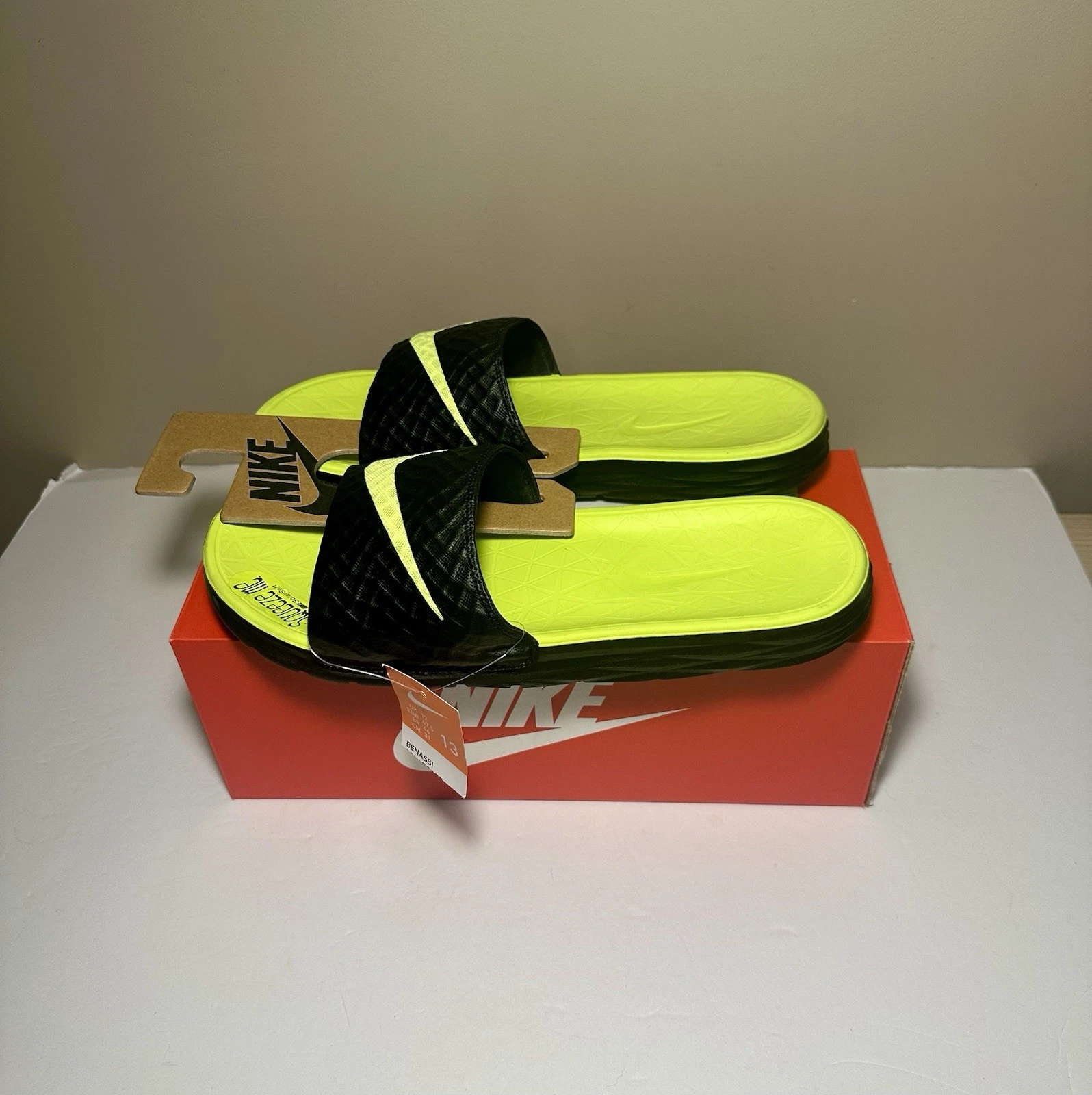 Nike Benassi Solarsoft Slides Sandali Uomo Taglia 13 Nero Volt 705474 070