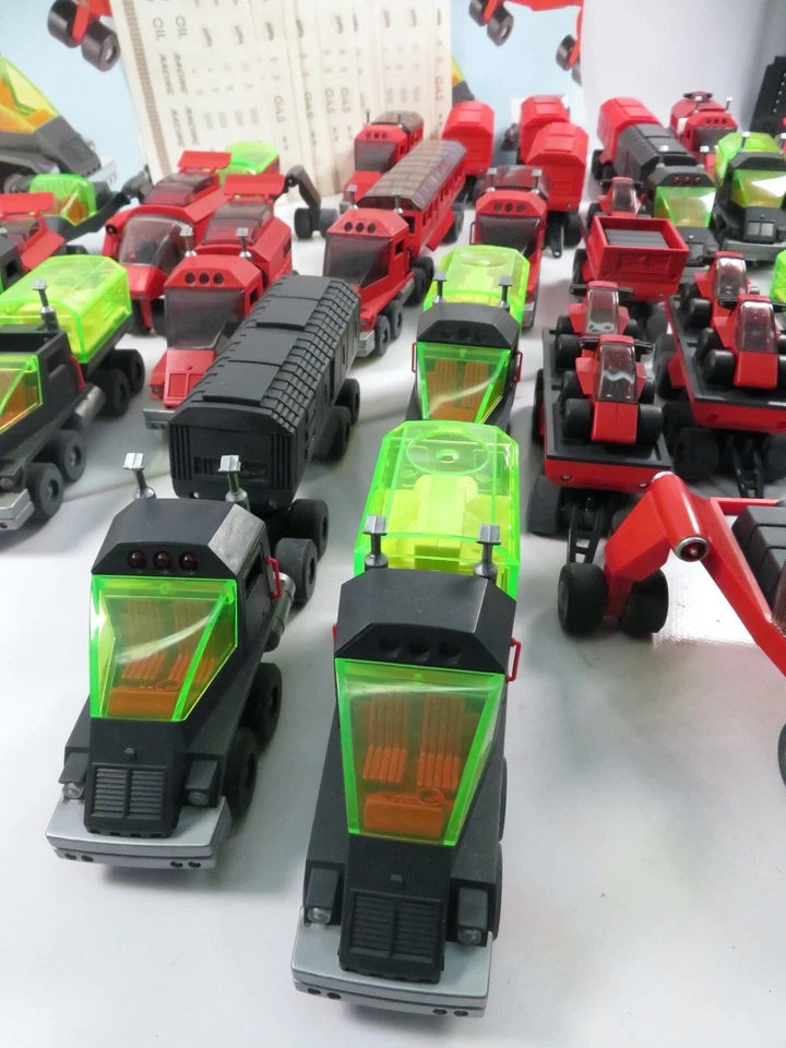 Märklin Alpha XXL Spiel Set inkl Aufkleber Space / Zugmaschinen / Anhänger uvm. - Bild 4 von 4