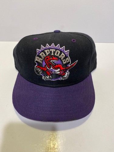VINTAGE NEW ERA TORONTO RAPTORS PRO 