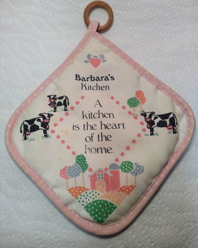 Vintage 8”+ Barbara's Kitchen Pot Holder / Oven Mitt - Heart of the Home