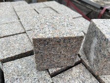 QUALITY FLAMED SILVER-PINK GRANITE  / EDGING / SETTS / BLOCKS/PAVING £1 EACH !!!