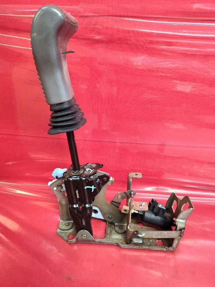 1995-1999 Oldsmobile Aurora Automatic Gear Selector Shifter Lever w/ Knob Grey - Image 3 of 4