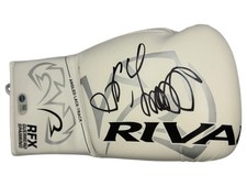 OLEKSANDR USYK SIGNED WHITE RIVAL BOXING GLOVE UNDISPUTED (ACG CERT AG18887)