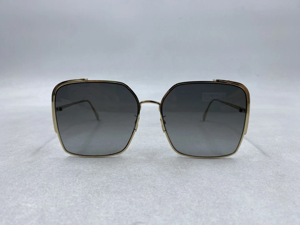 Gafas de sol Fendi para mujer con estampado dorado Foto 2 de 4