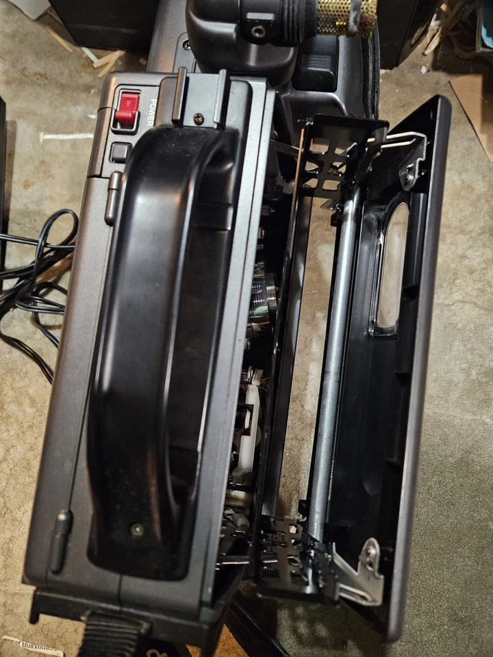 Videocámara VHS de alta calidad Sharp JetZoom 12 VL-L310U años 90 con estuche y trípode Coast Foto 3 de 4