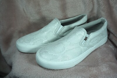 Lamo Women's Gray Snakeskin Pattern Slip-on Shoes Size 8